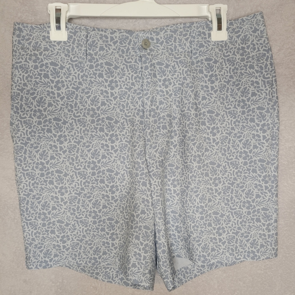 PGA Tour Men's Shorts Size 34 Floral